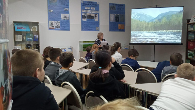 Посещение городской библиотеки.